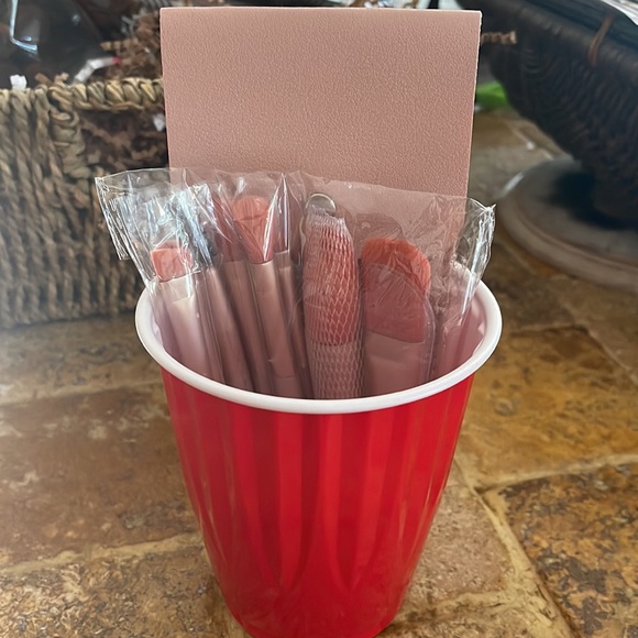 Cosmetic brush set with pouch, travel size - Picture 2 of 2